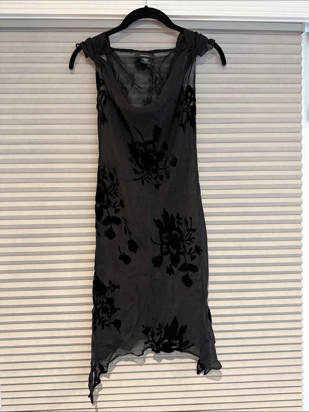 Express Black Floral Velvet Burnout long top - 3/4